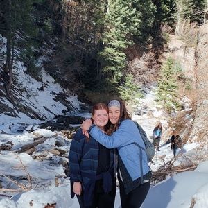 Meet your Posher, Hallie